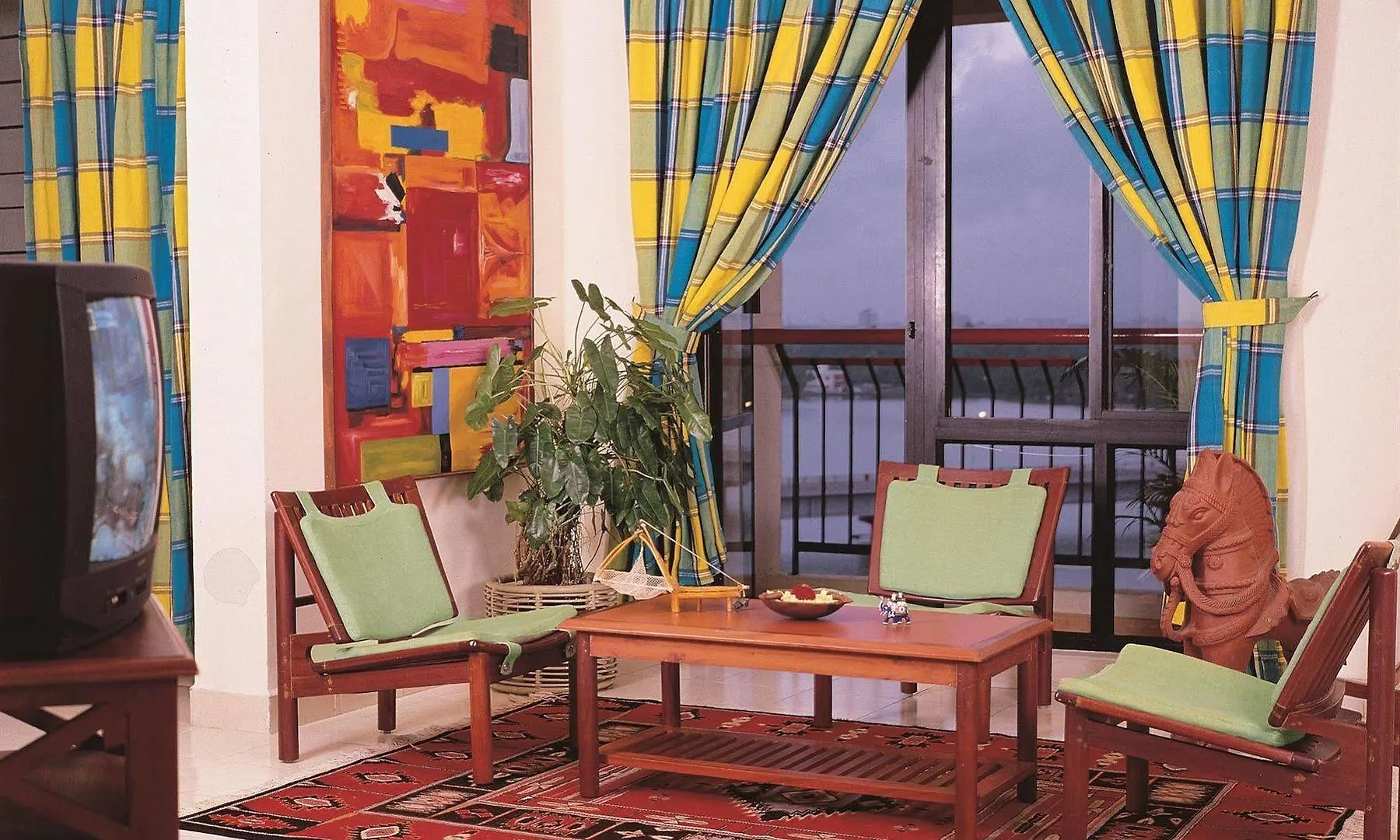 Hotel Riviera Suites Kochi