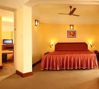 Hotel Riviera Suites Kochi