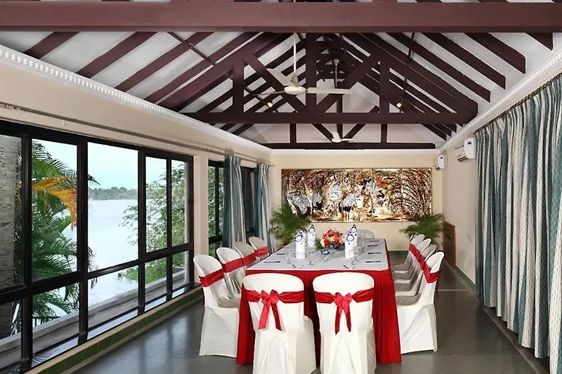 Hotel Riviera Suites Kochi