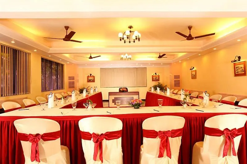 Hotel Riviera Suites Kochi