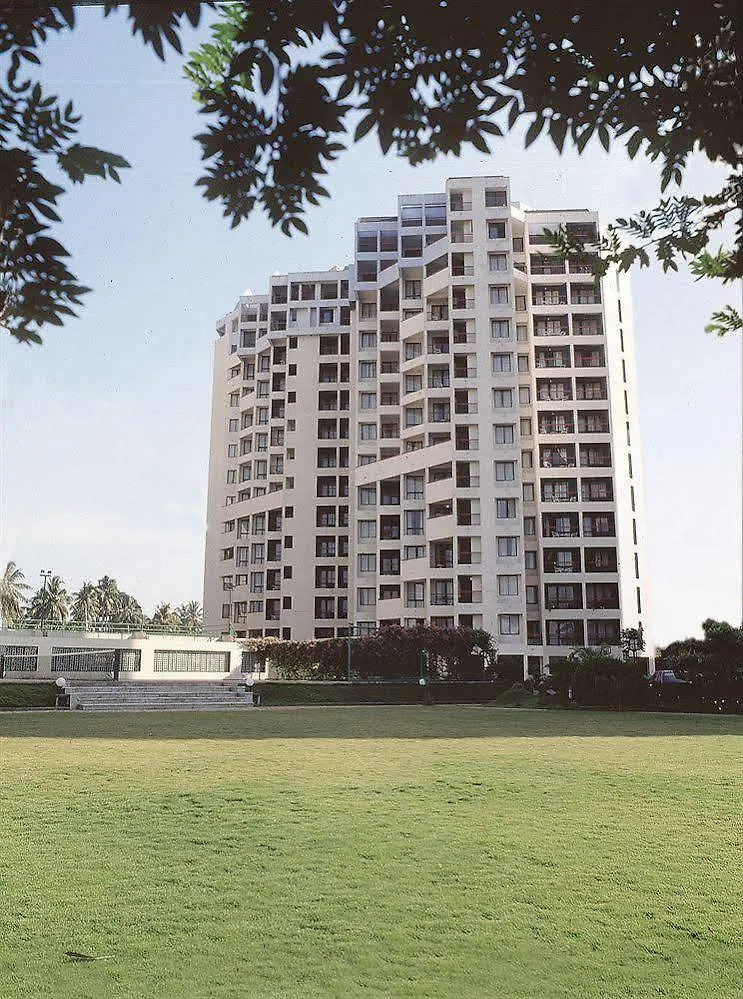 Riviera Suites Kochi Hotel