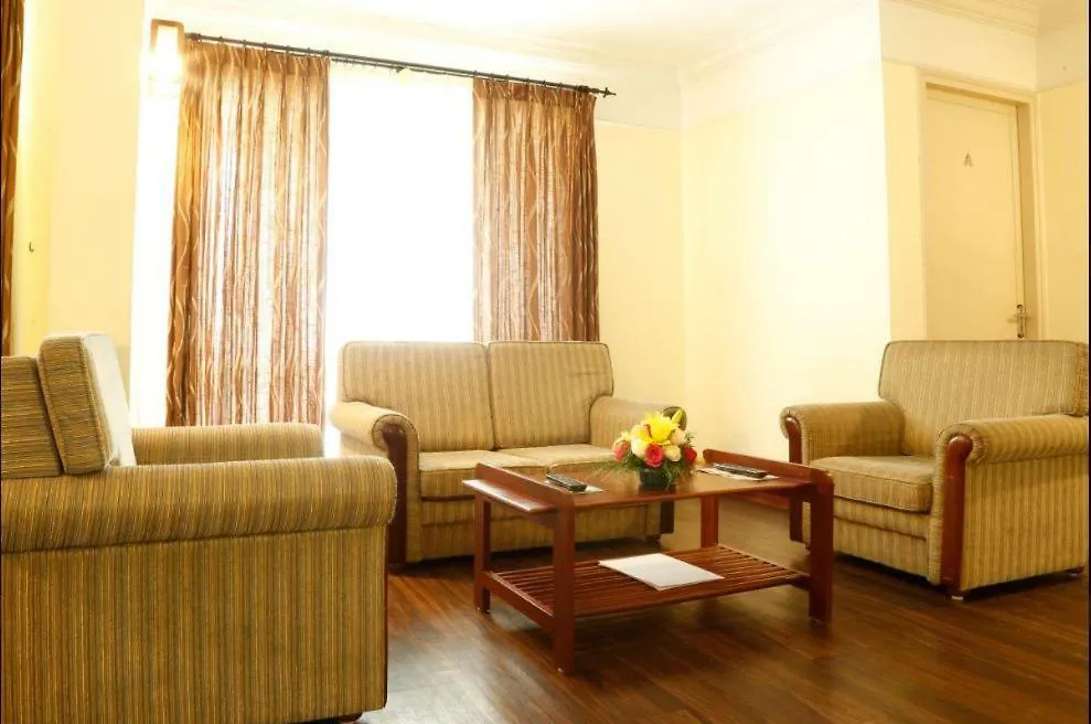 Hotel Riviera Suites Kochi