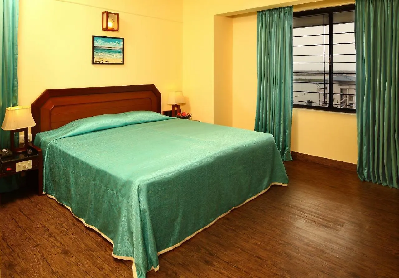 Hotel Riviera Suites Kochi